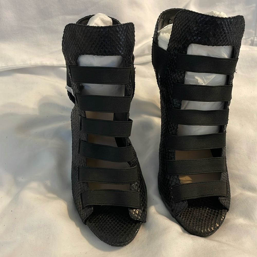 Authentic Guess Python Embossed Caged Pumps Size … - image 7